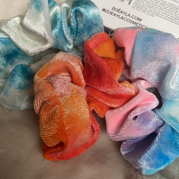 NEW Velvet Feel Tie Dye Scrunchies - 3 Pack - Picture 2 of 6